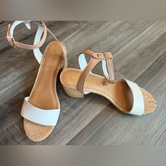 ❤️ELEGANT Coach Heels with Rainbow Charm on Strap - Picture 9 of 10